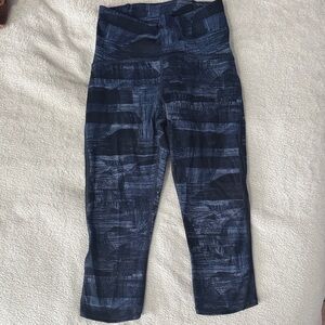 Lululemon Athletica Navy Patterned Capris